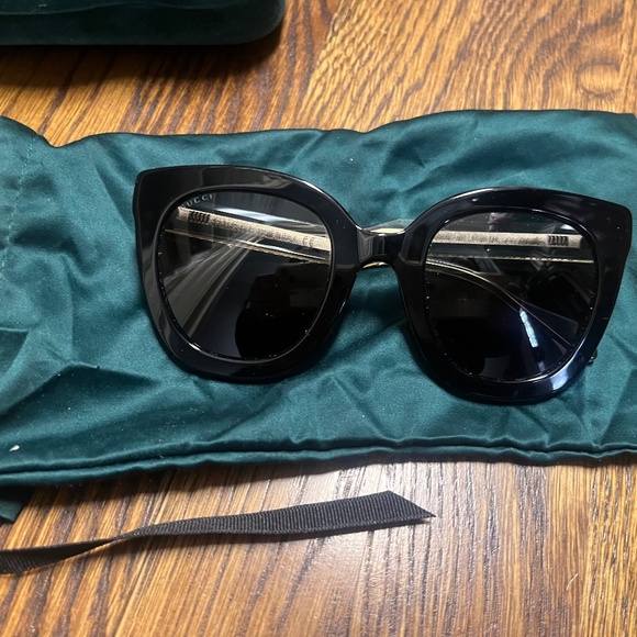 Gucci women’s sunglasses black - Picture 1 of 7